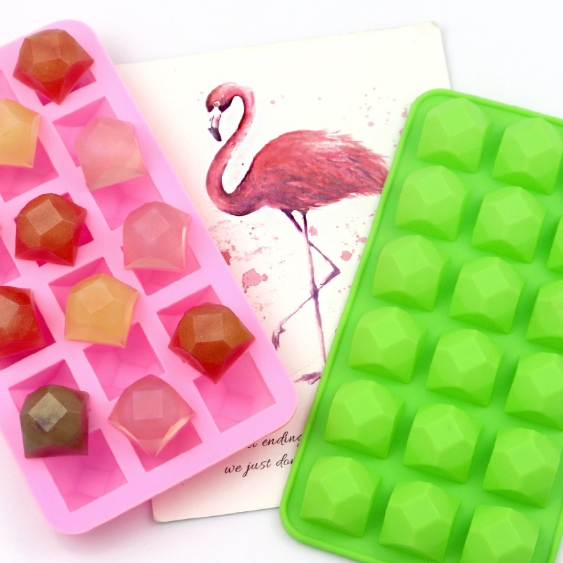 Title 9, 18 Grid Silicone Diamond Ice Cube Mold