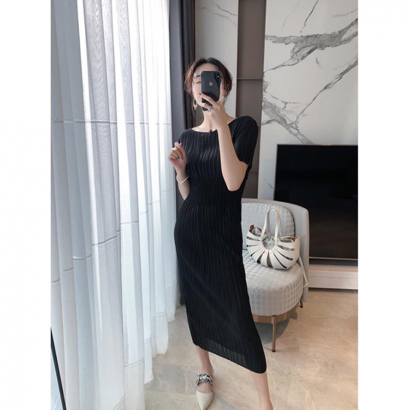 Vertical Striped Pleated Slim Waist High Waist Dress
