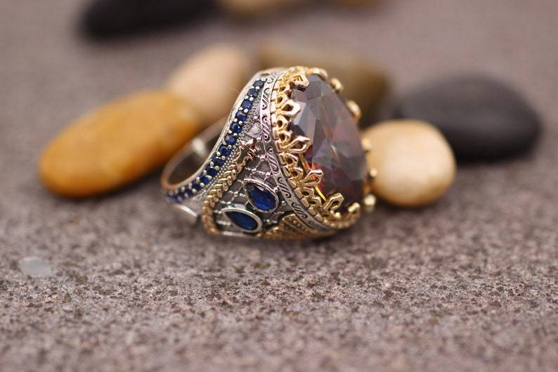 Title 4, Vintage Pattern Ancient Dual Color Geometric Ring