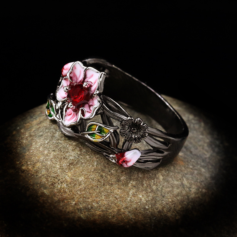 Title 2, Black Gold Plated Two-tone Flower Ring Female