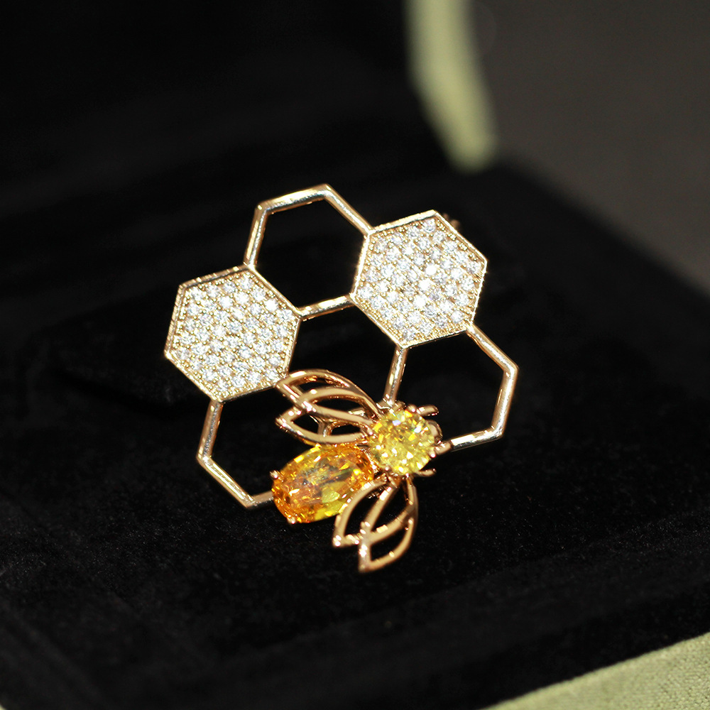 Geometric Honeycomb Diamond Rotatable Bee Brooch — view 3
