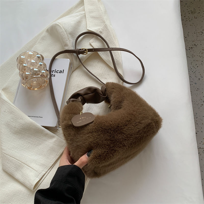 Versatile And Fashionable Small Plush Handbag