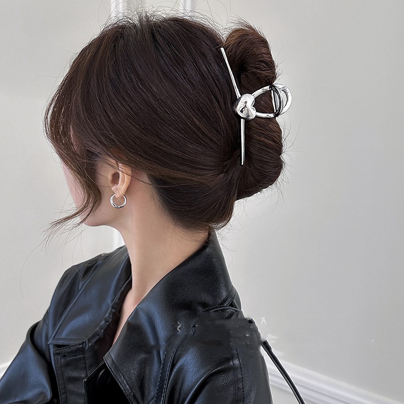 Simple And Versatile Metal Love Hair Clip For Women