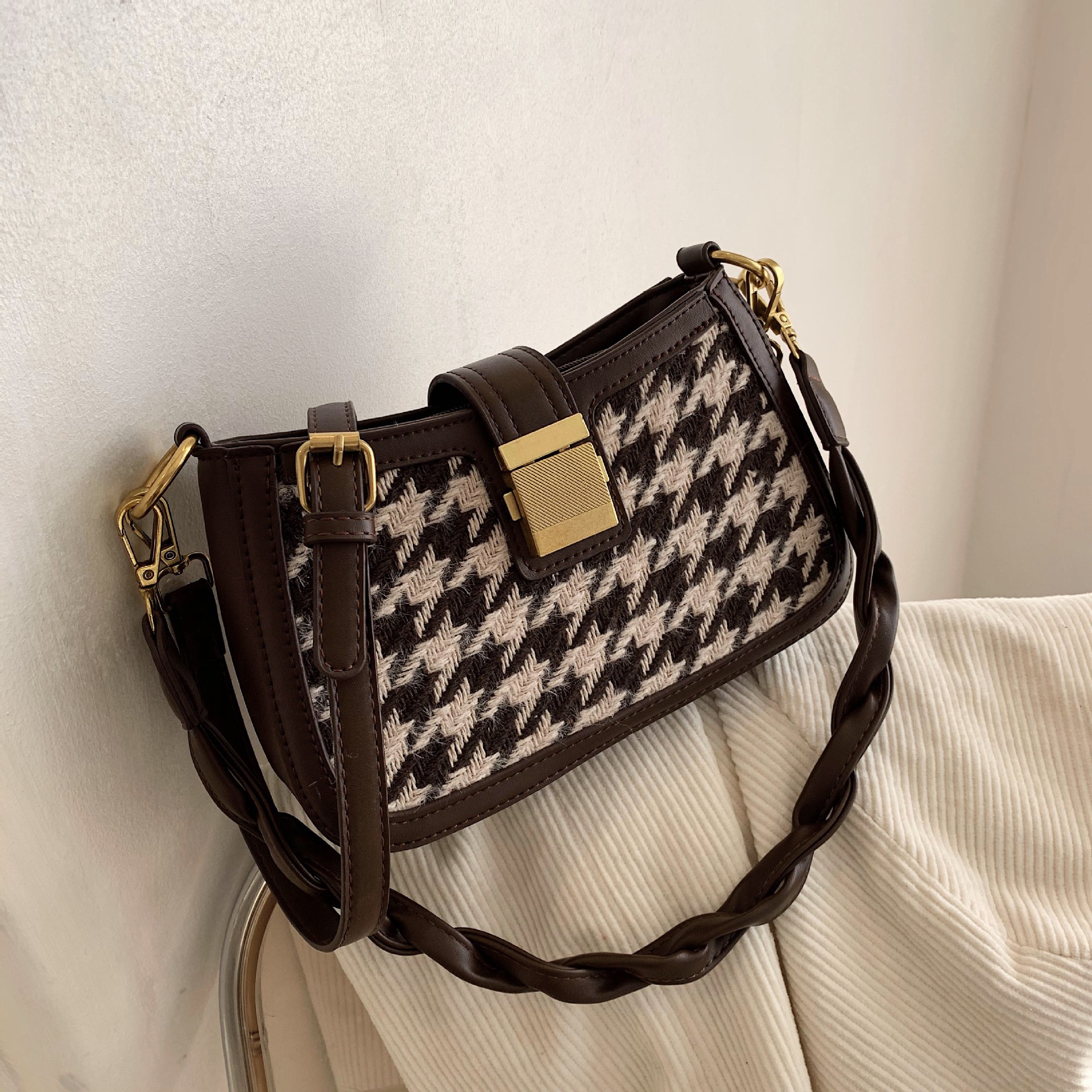 Fashionable Woolen One Shoulder Underarm Bag All Match