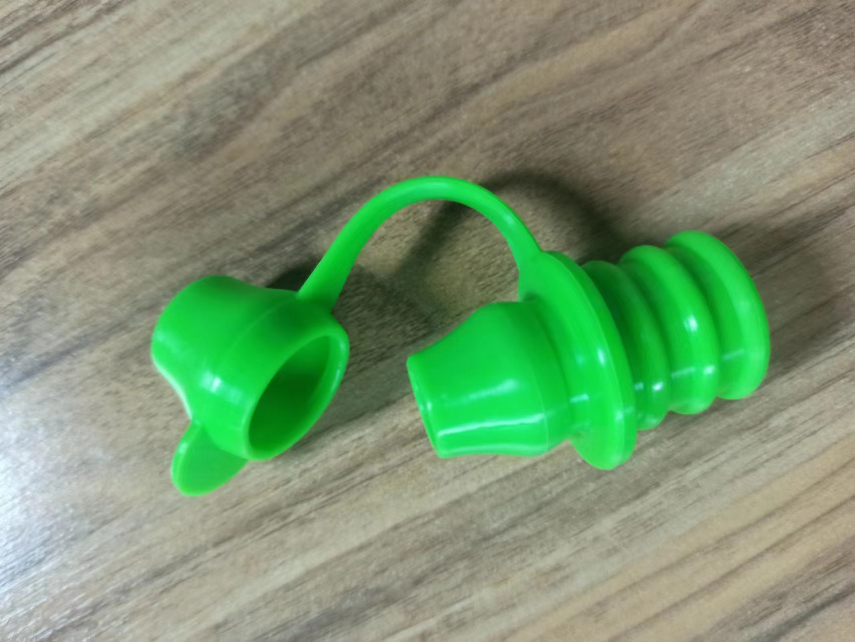 Title 3, Spill-proof Silicone Bottle Top Nozzle Leak-proof