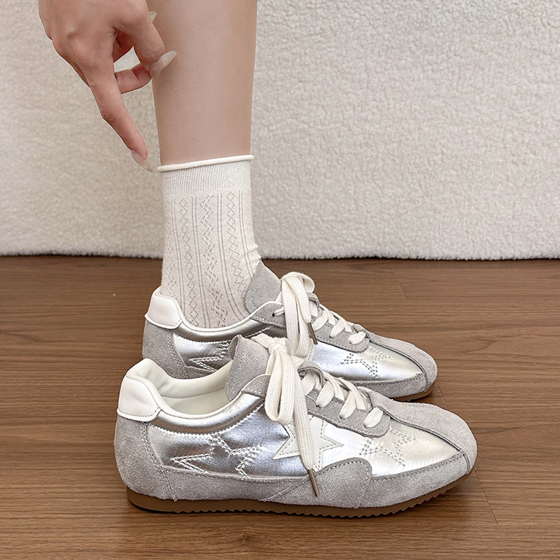 Women's Low-Top Trainers, picture 3 of 4
