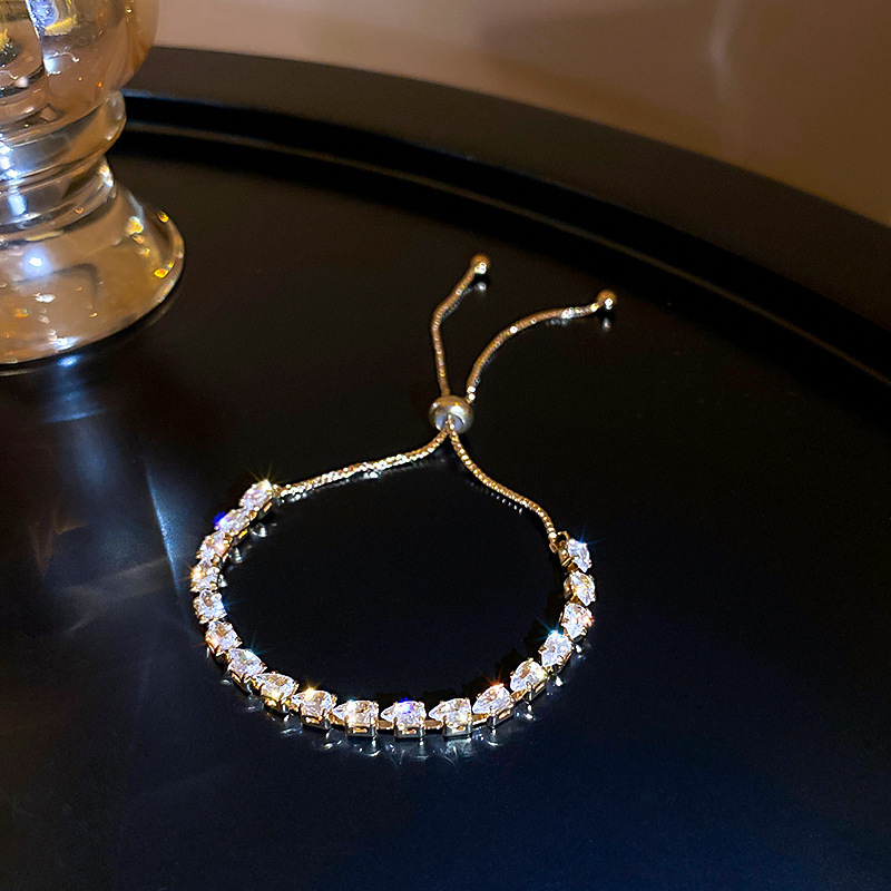 18K Gold Plated Oval Cubic Zirconia Buckle Bangle Retro Exquisite Bracelet Chic Vintage Fashion Jewelry