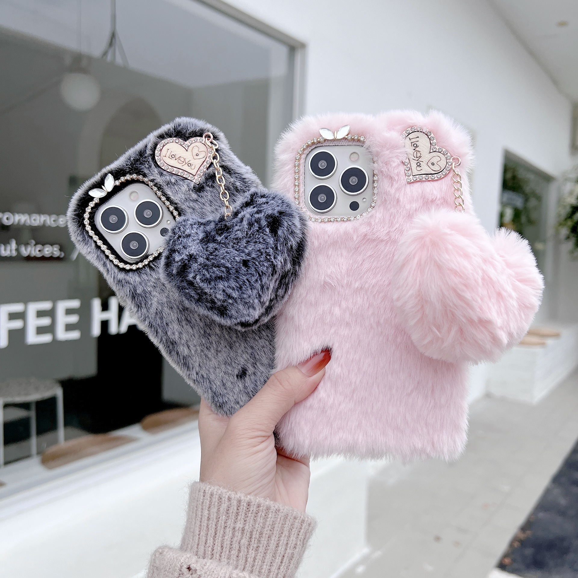 Winter Plush mobile phone case - Image 3