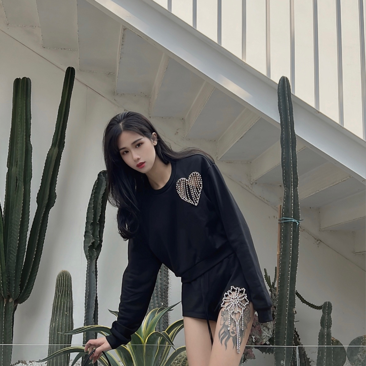 Women's Heart Diamond Cutout Loose Long Sleeve Sweatshirt