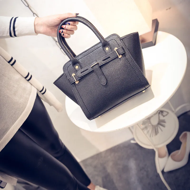 Fashion Women's Hand Shoulder Messenger Bag - Black