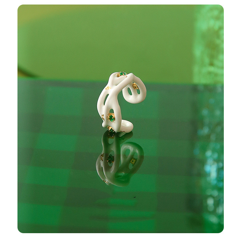 Women's Sweet Creative Design Emerald Zircon Pure White Ring