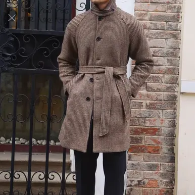 Mid-length Vintage Wool Coat with Shoulder Insert