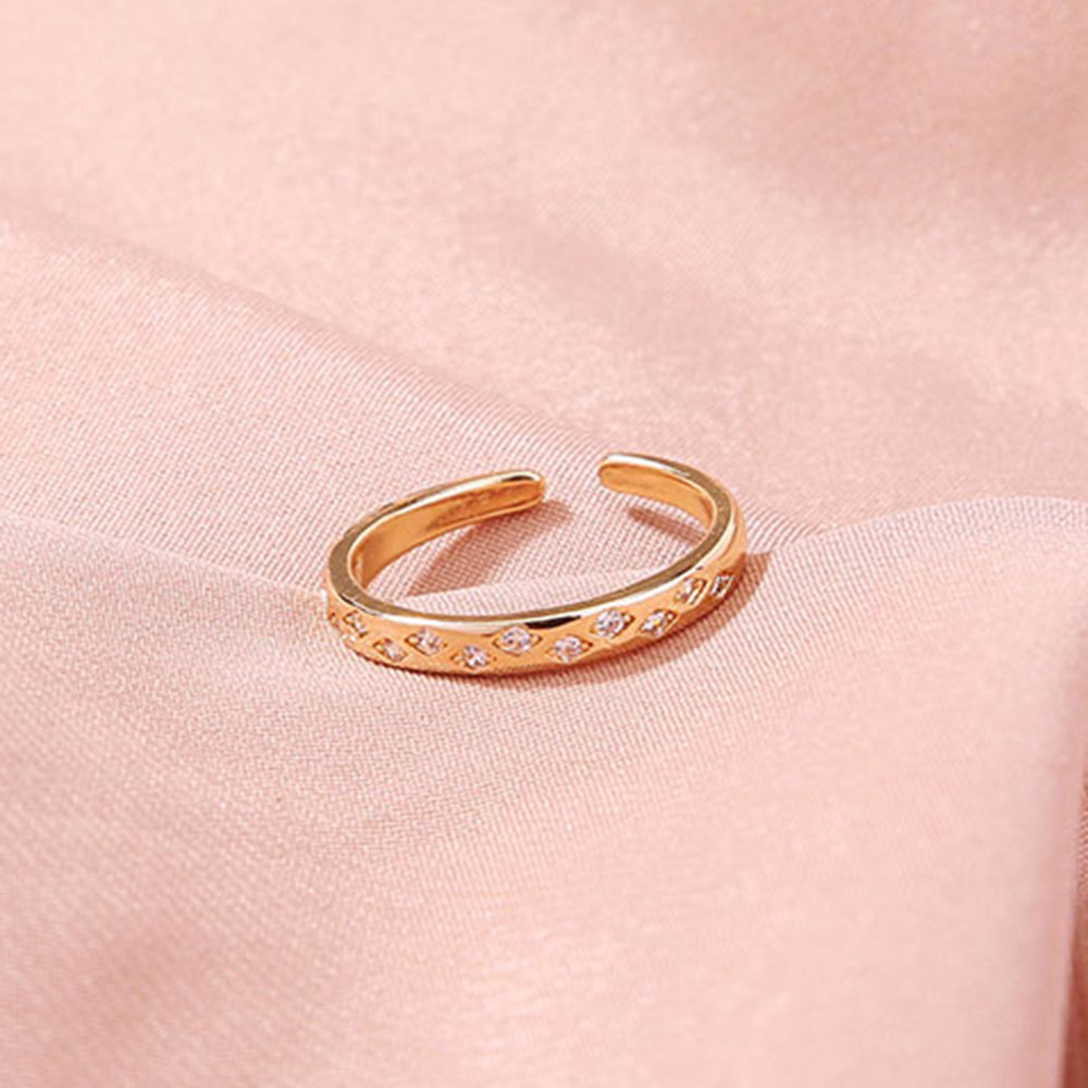 Adjustable ring with round Shiny Zircon