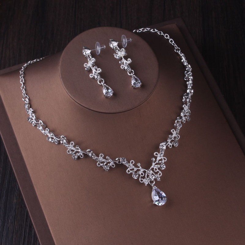 Silver Crystal Drop Bridal Jewelry Set — foto 4