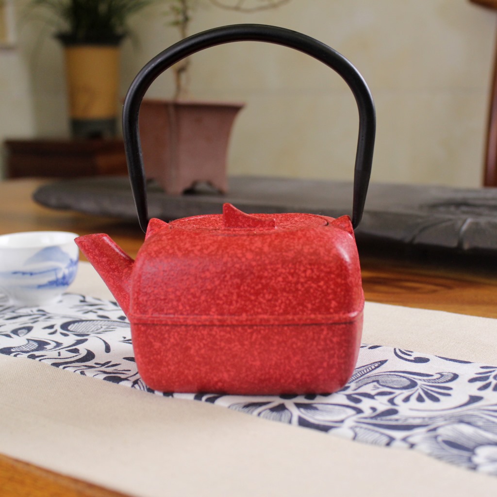 Title 2, Mini Iron Tea Pot Imitating Japan