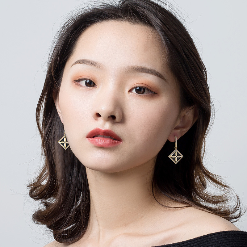Retro Graceful Online Influencer Simple Stud Earrings