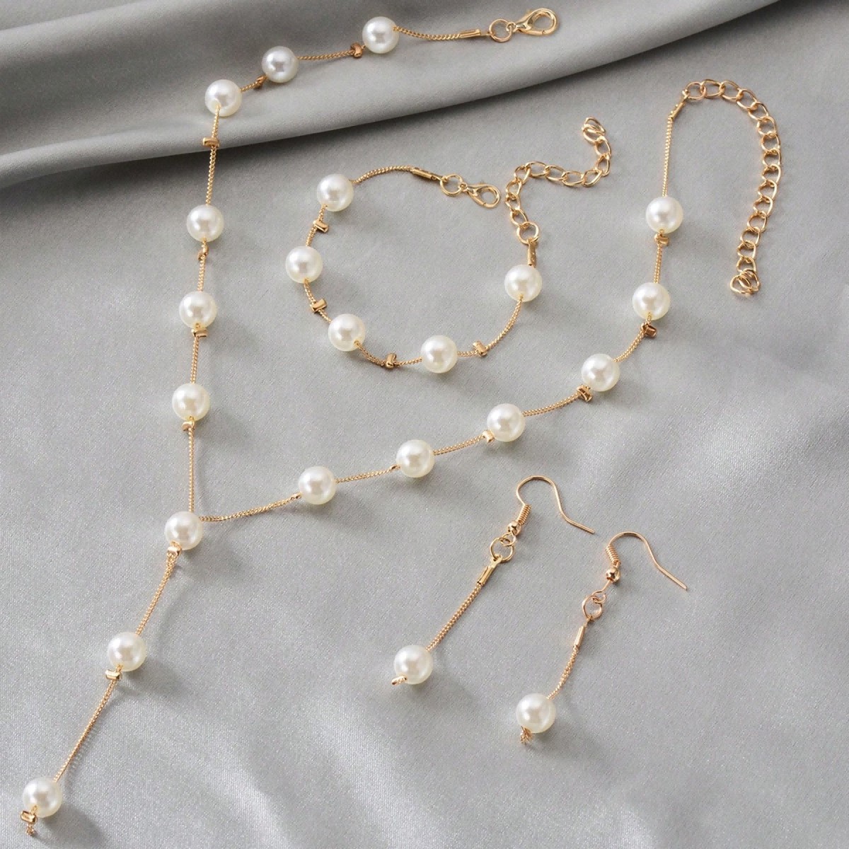 4-Piece Faux Pearl Jewelry Set – Elegant Necklace, Bracelet & Earrings for Weddings, Parties & Special Occasions