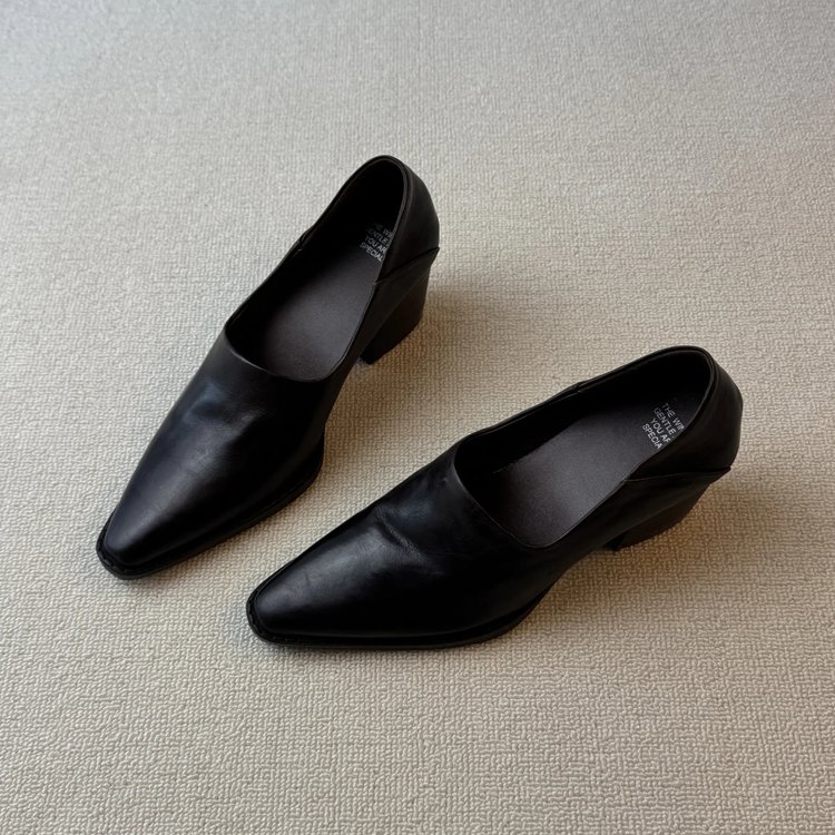 Pointed Toe Block Heel Pumps, picture 3 of 4