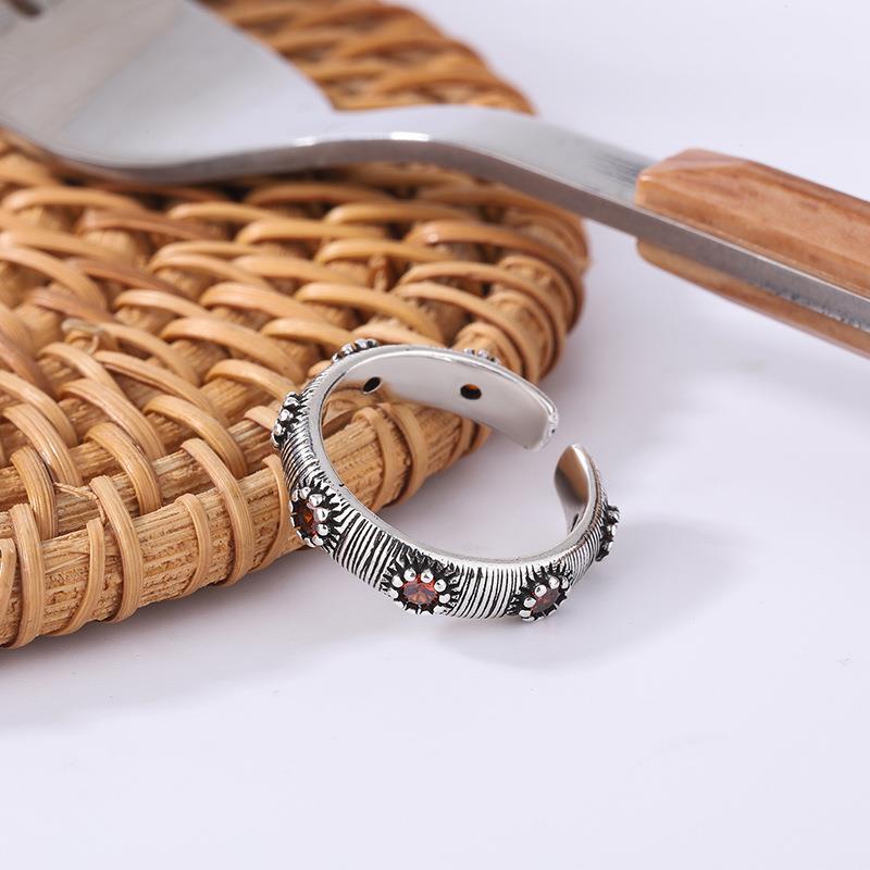 European And American Vintage Thai Silver Grain Zircon Flower Ring