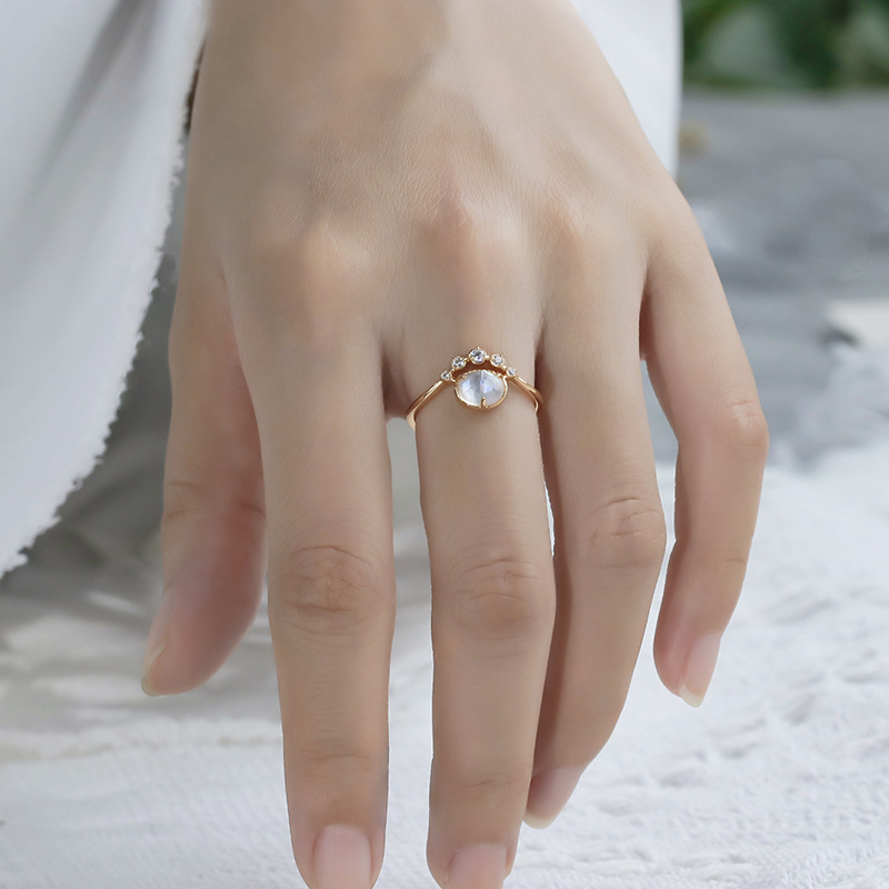 Title 3, Stick White Shell Double Stone Ring