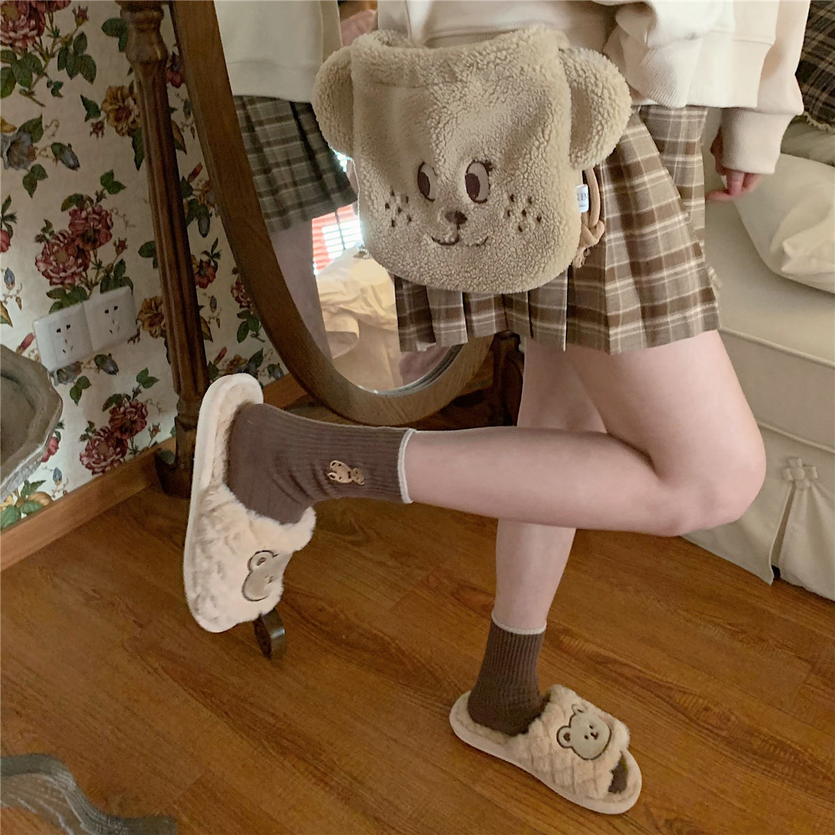 Women's Warm Autumn And Winter Cute Bear Cotton Slippers