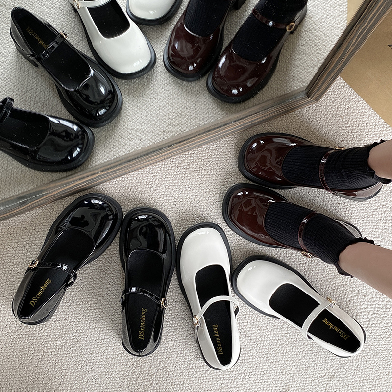 Women Classic Preppy Single Metal Buckle Mary Jane Flats, Round Toe Shiny Patent Leather Thick Platform Minimalist Casual Student Uniform Doll Loafer Slippers