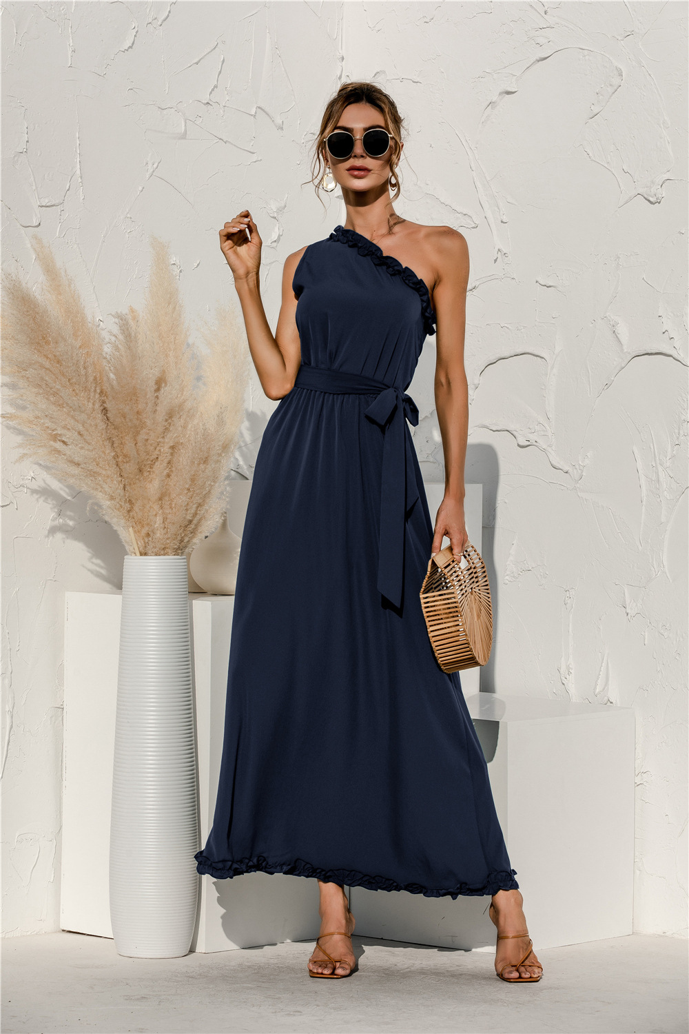 Sexy Sloping Shoulder Solid Color Dress