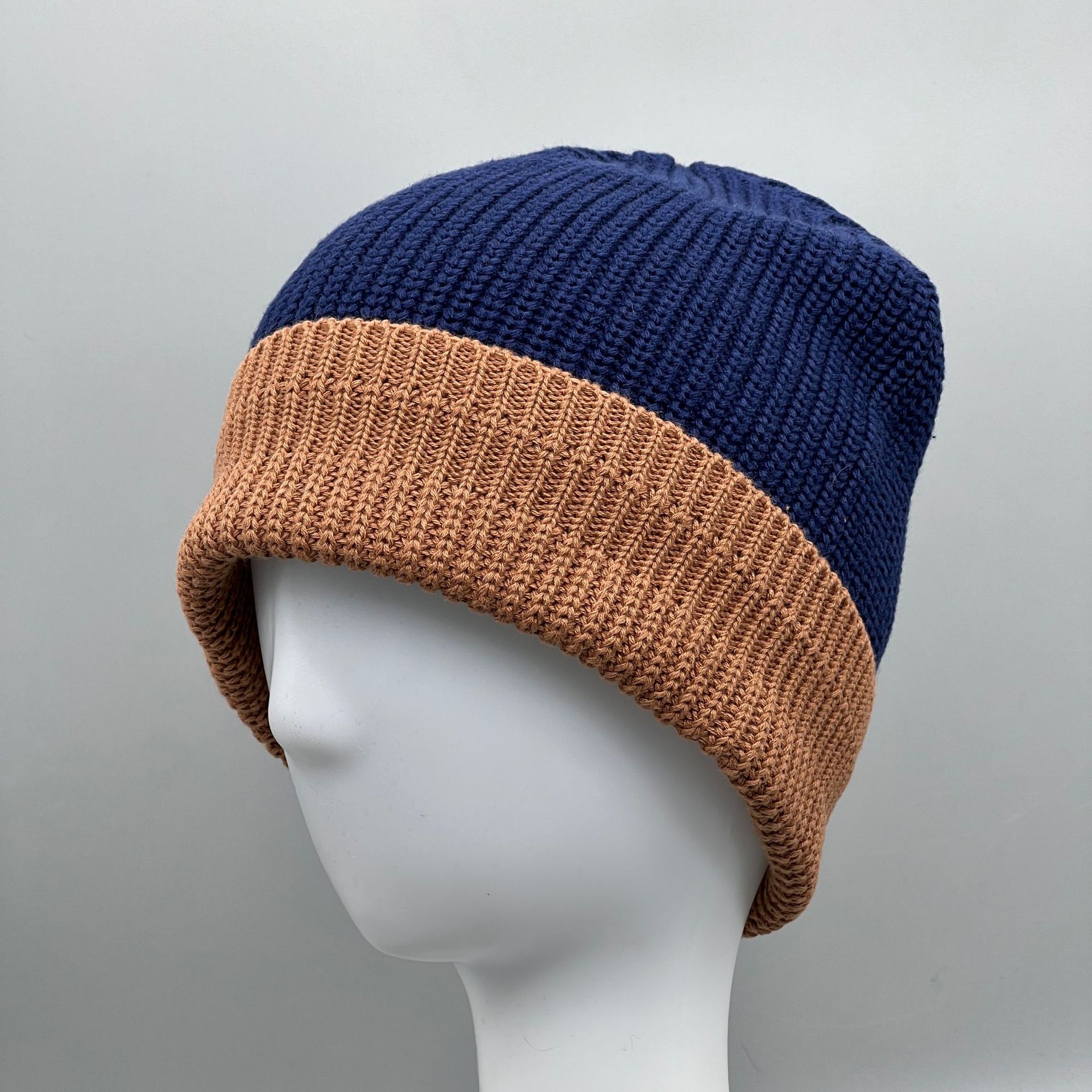 Title 2, Color Blocked Knitted Hat Vintage Fashion