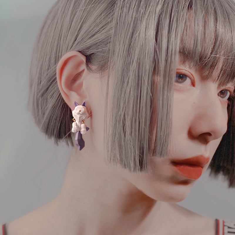 Cute Cat Earrings Can Swing Fun Fashion Painless