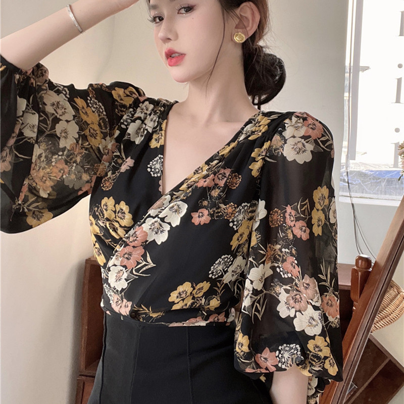 Title 4, V-neck Vintage Printed Slim Fit Slimming Long S...