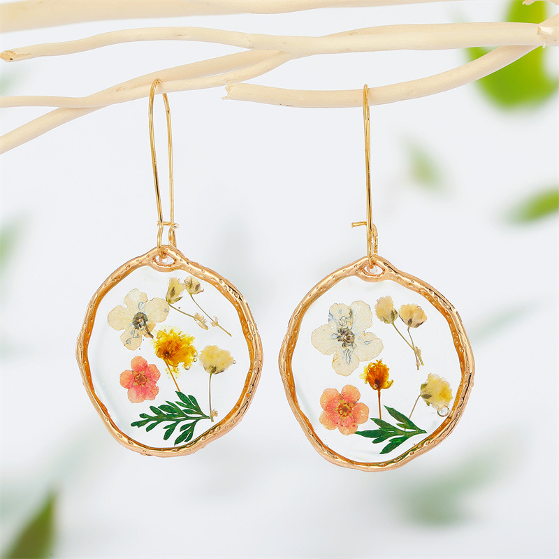 Retro Trend Transparent Resin Natural Dried Flower Earrings