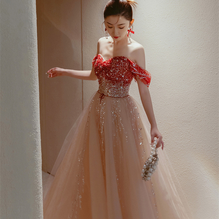 Women's Temperament Fashion One Shoulder Toast Dress