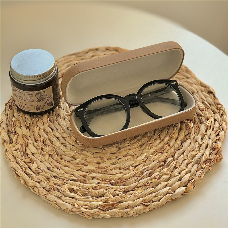 Title 5, Literary Wood Grain Glasses Case Student