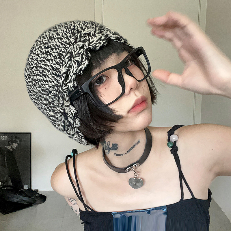 Small Spicy Girls' Wool Hat Warm Keeping Versatile Hollow