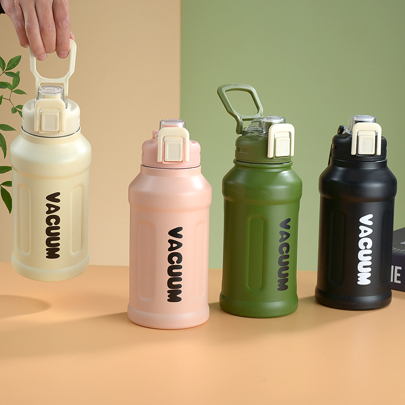 Portable Large Capacity Insulated Water Cup With Straw - Image 2