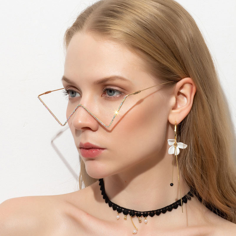 Title 2, Non-piece metal diamond glasses