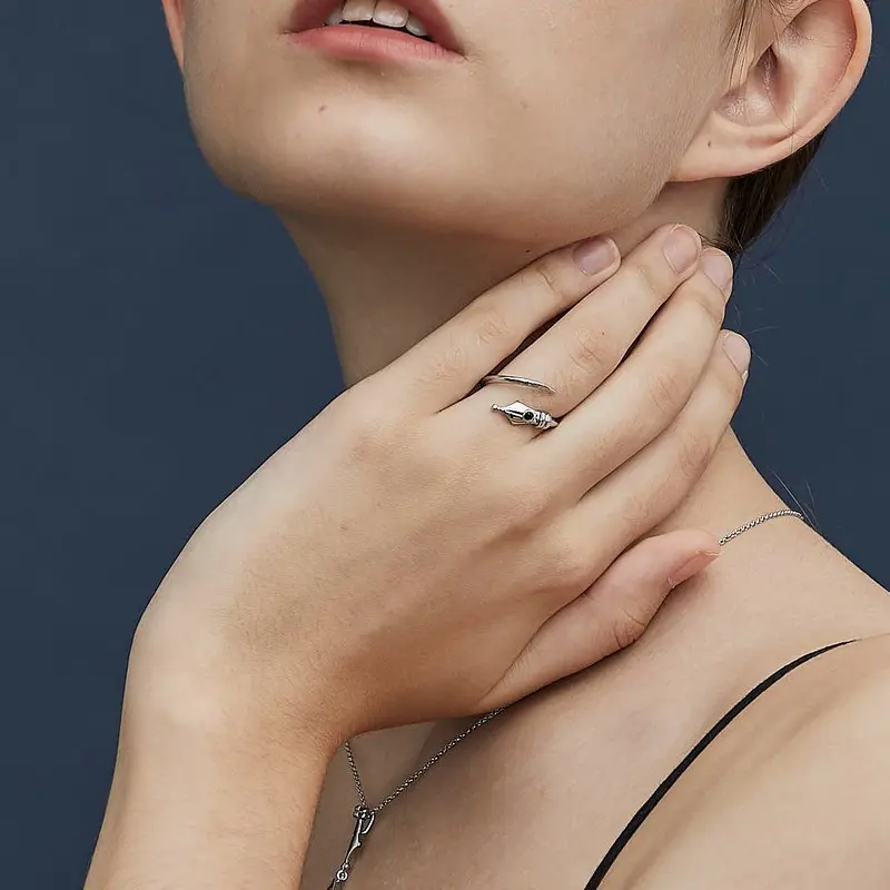 Stylish And Simple Diamond Pen Tip Index