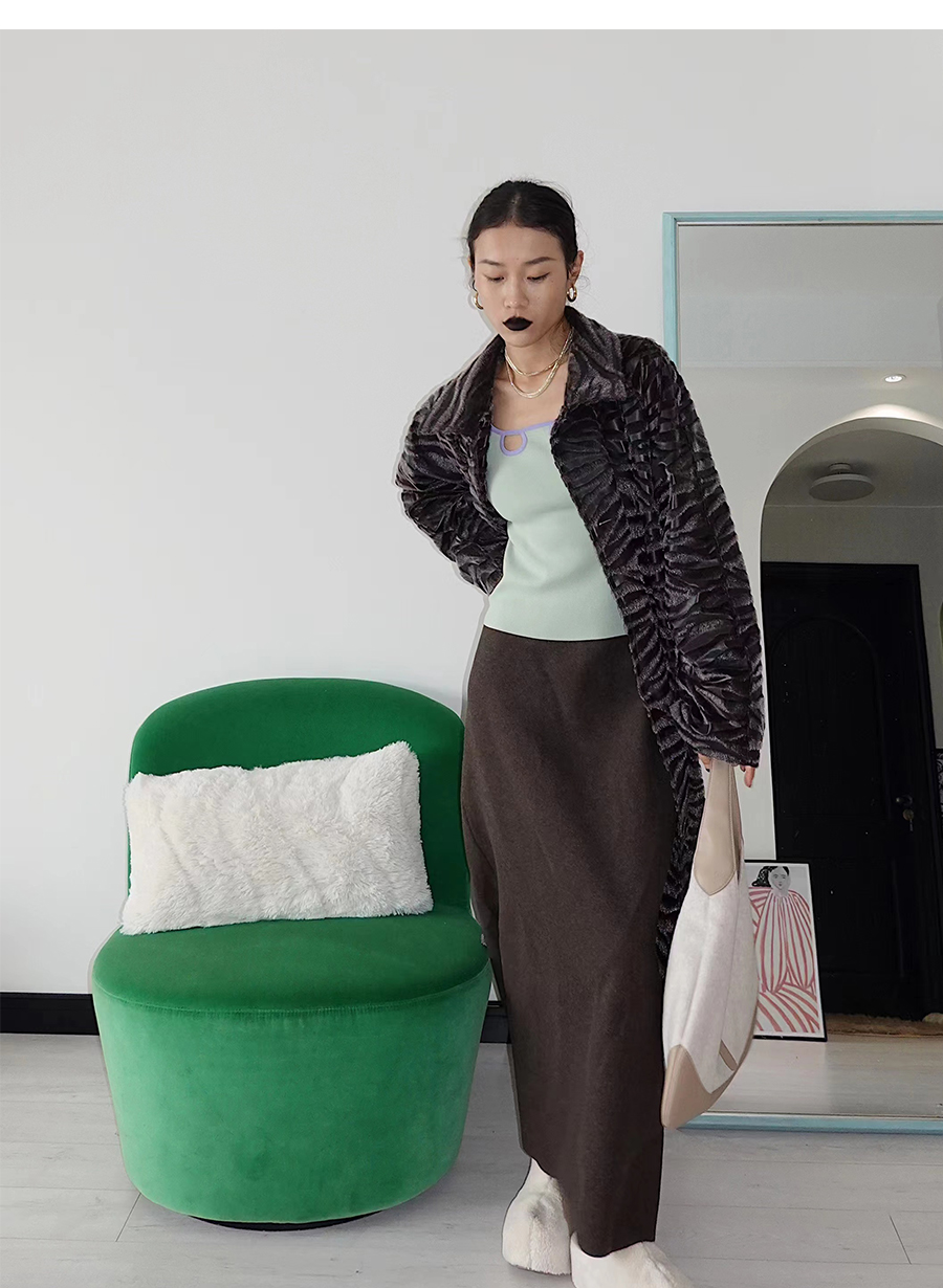 Tiger Pattern Flocked Brown Shoulder Insert