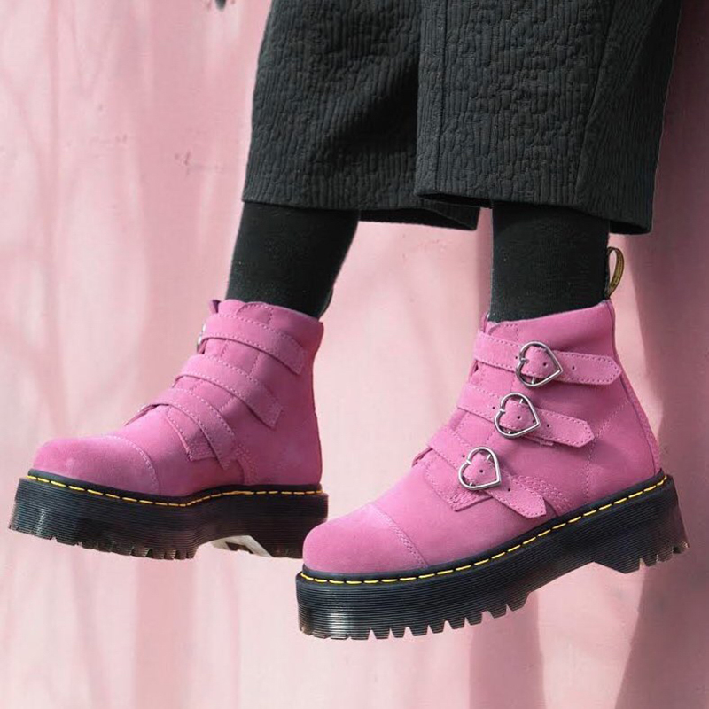 Title 3, Botas Curtas Harajuku Love Buckle Martin de cou...