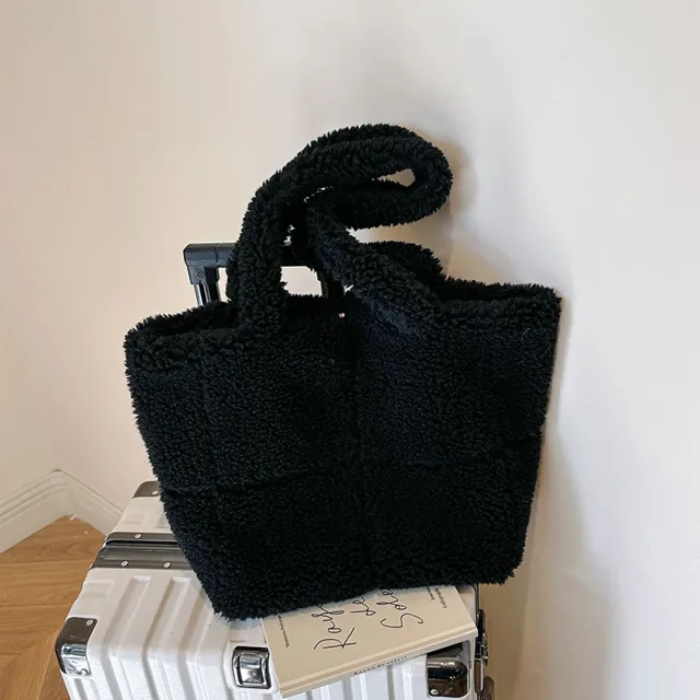 Women's Designer Luxury Plush Bag Winter Fashion Cute Tote Handbags Large Capacity Portable Single Shoulder Furry Bags Black - Shop at LoveMi