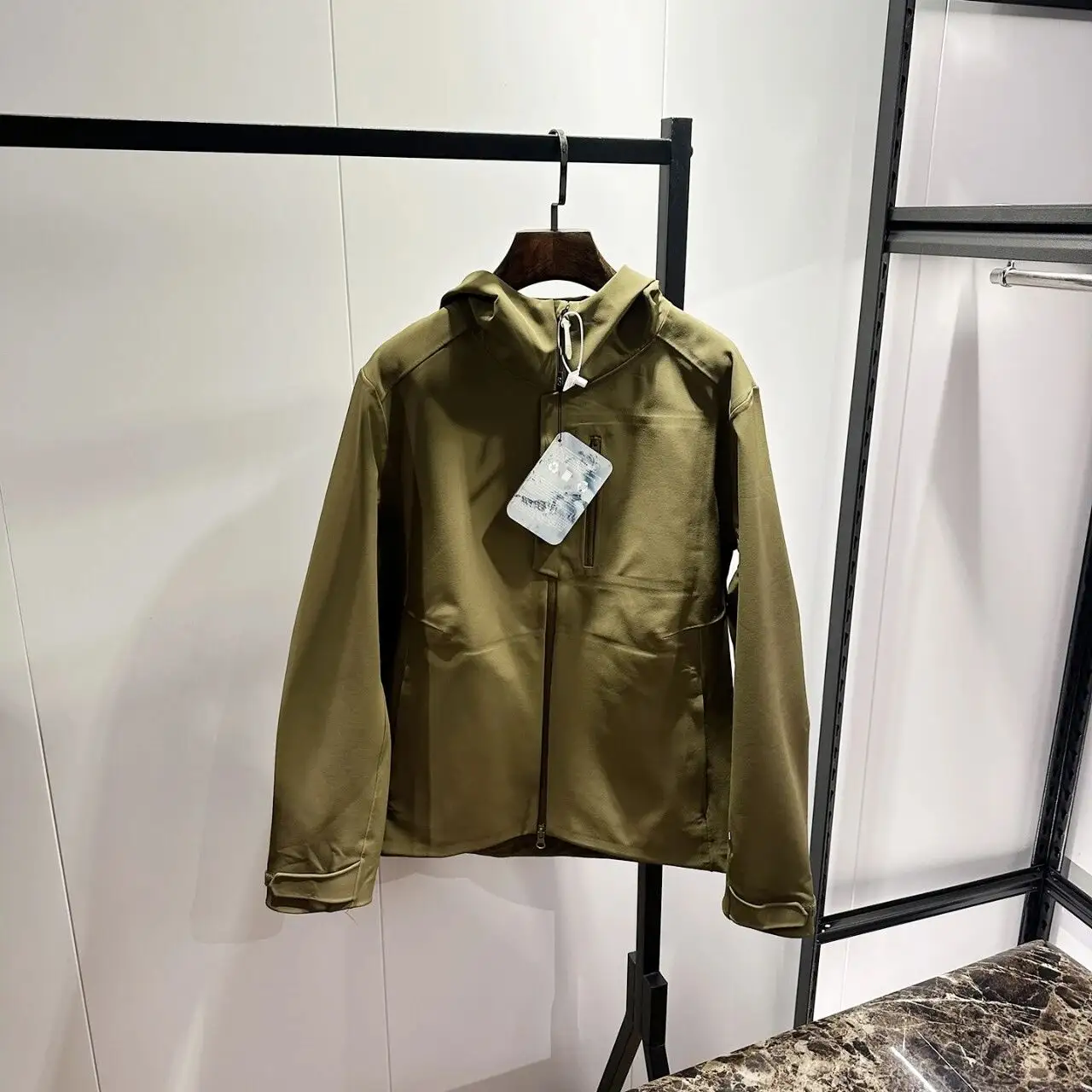 Men Seam Taped Softshell Hooded Jacket, Windproof