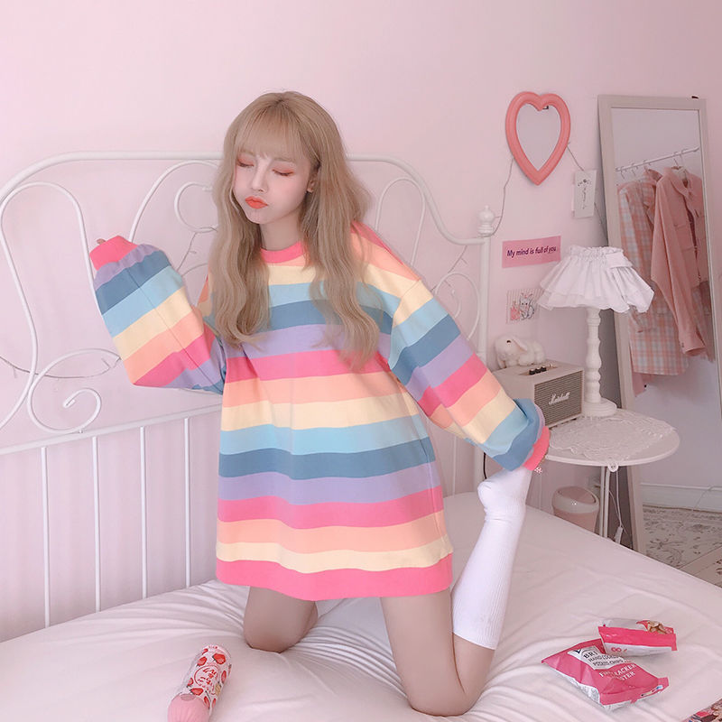 Title 3, Loose student rainbow striped top