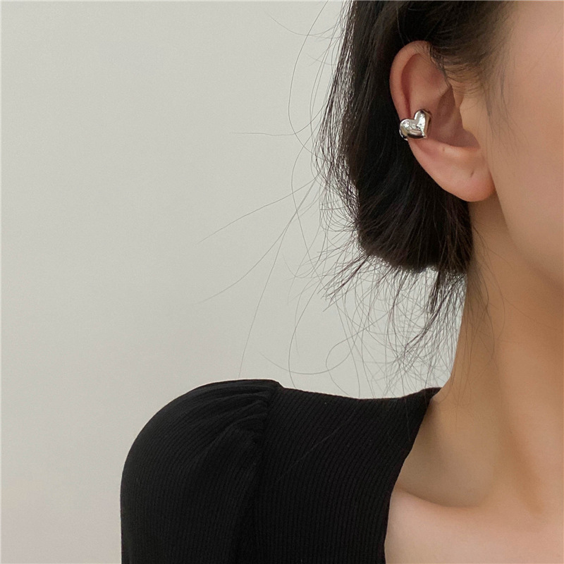 Small Love Earrings Without Pierced Design