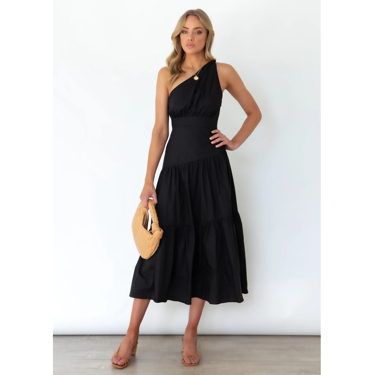 New One-shoulder Knotted Pure Color And Sweet Long Dress