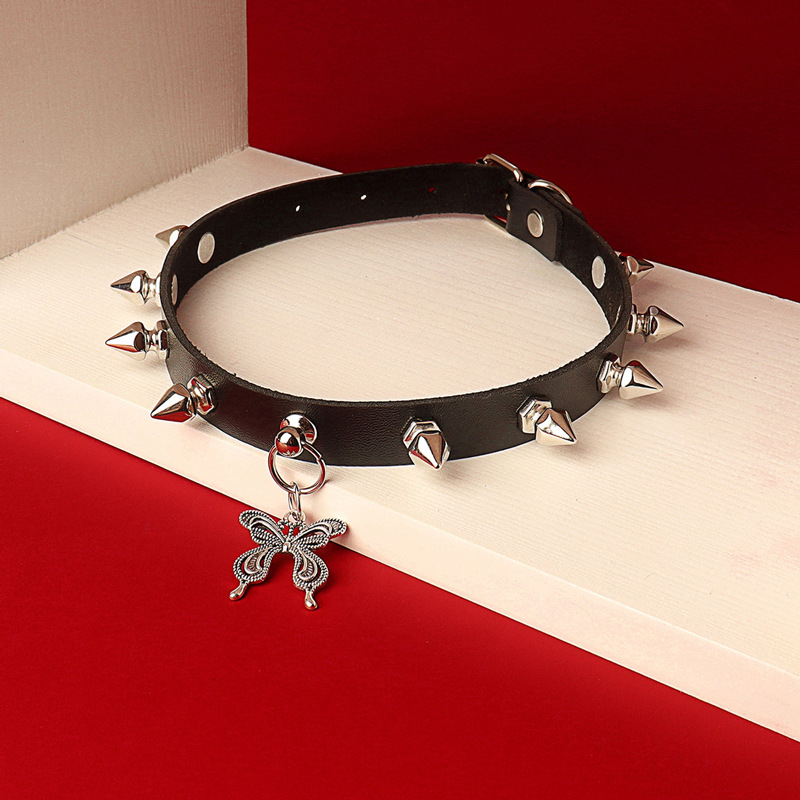 Mori Sweet Cool Butterfly Pendant Rivet Leather Collar