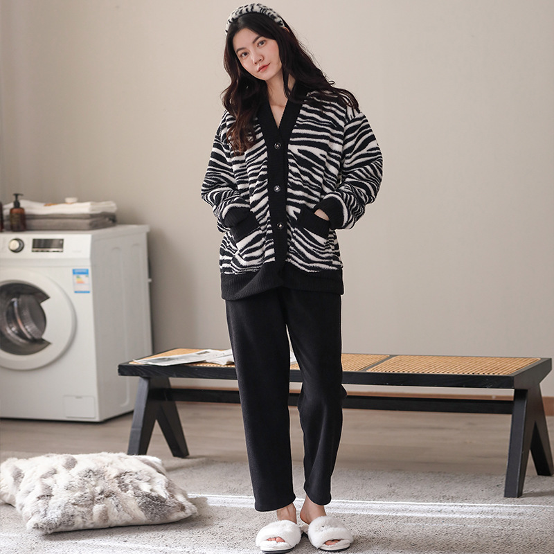 Spring And Autumn Leopard Print Sweater Cardigan Thicken