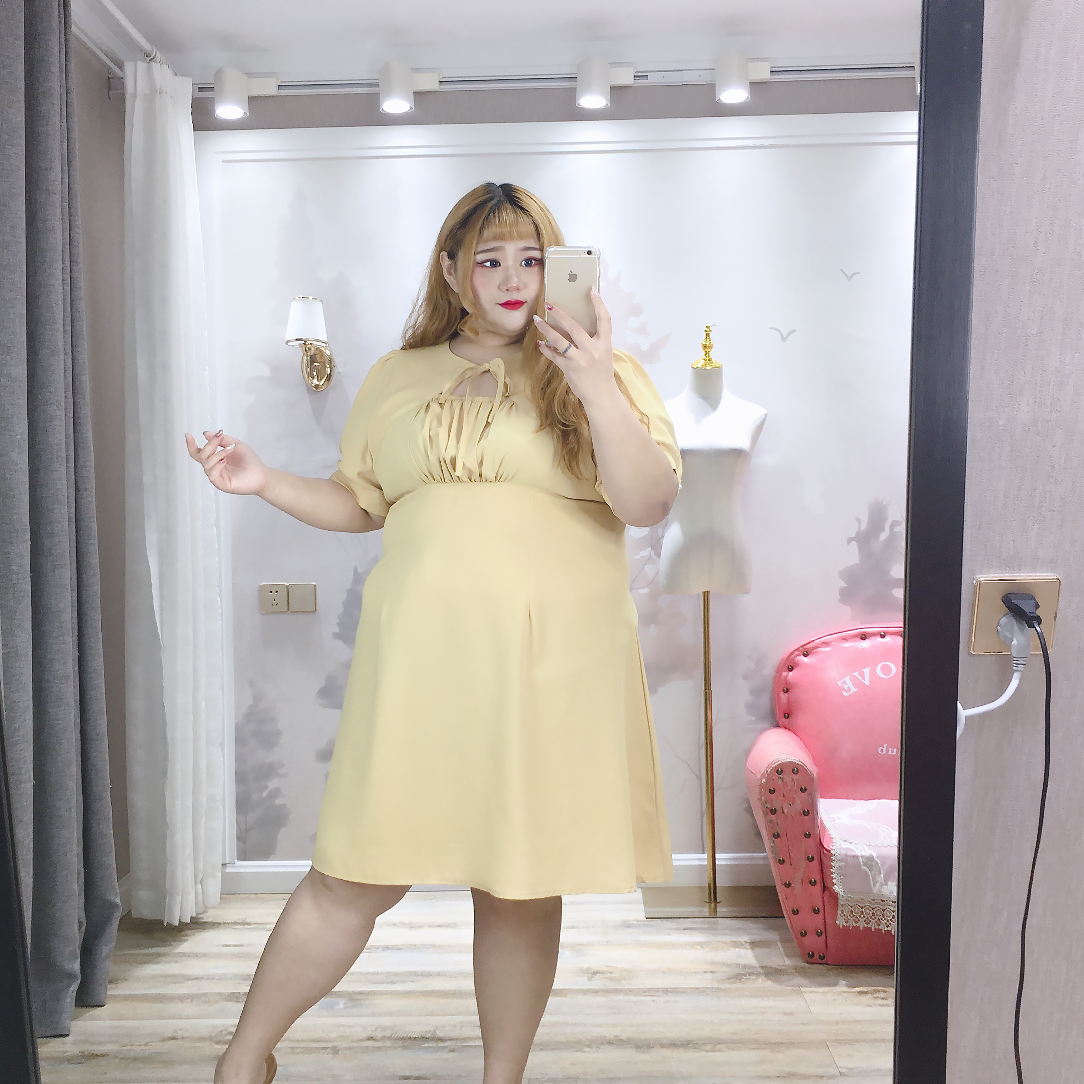 Large Size Women's Western Style Retro Lace-up Hollow Careful Machine Simple Waist Dress