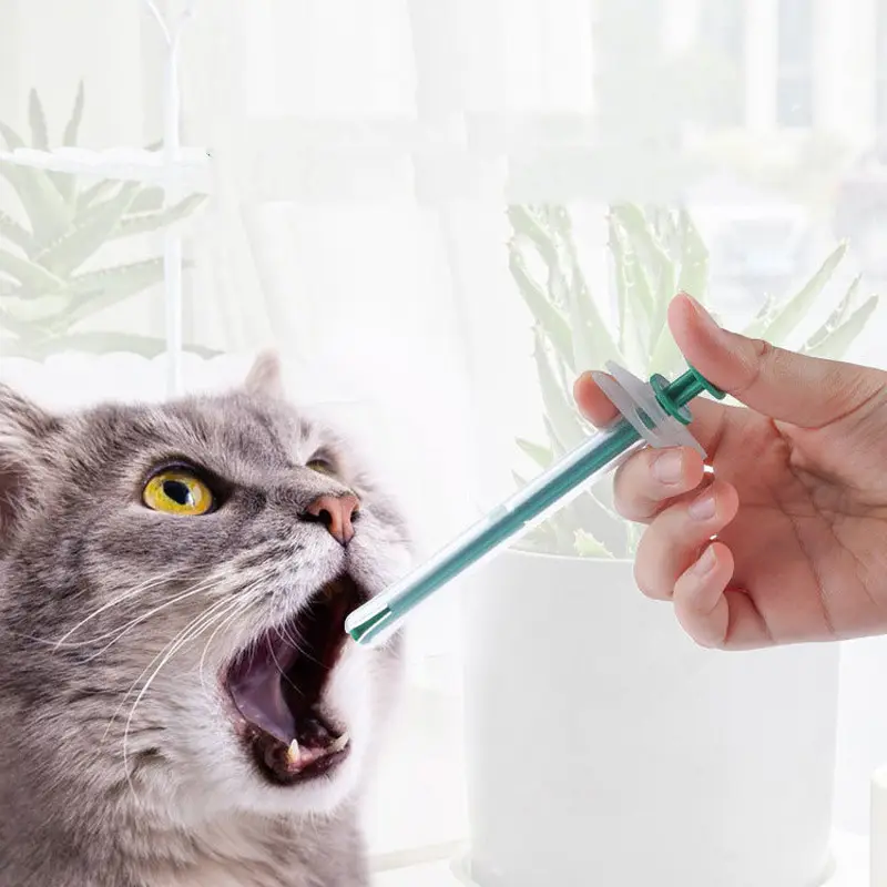 Cat and Dog Universal Syringe Medicine Feeder