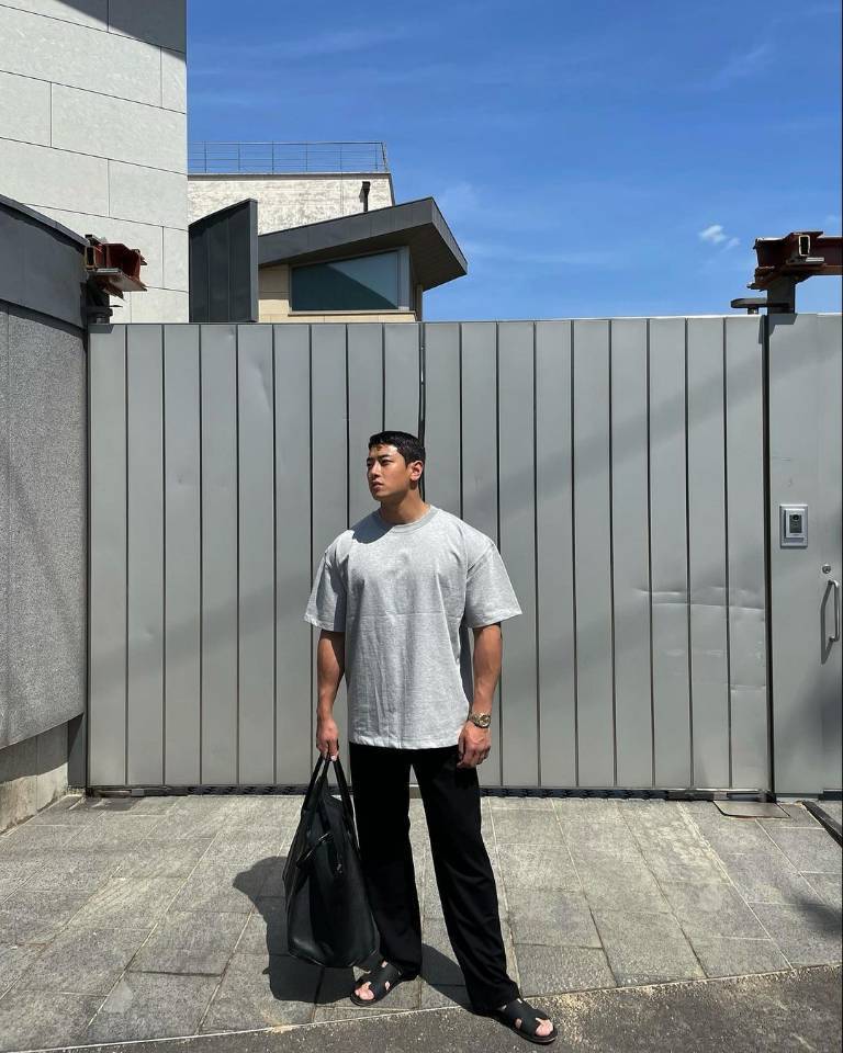 Loose Solid Color Light Board Drop Shoulder Short sleeved T shirt thumbnail 4