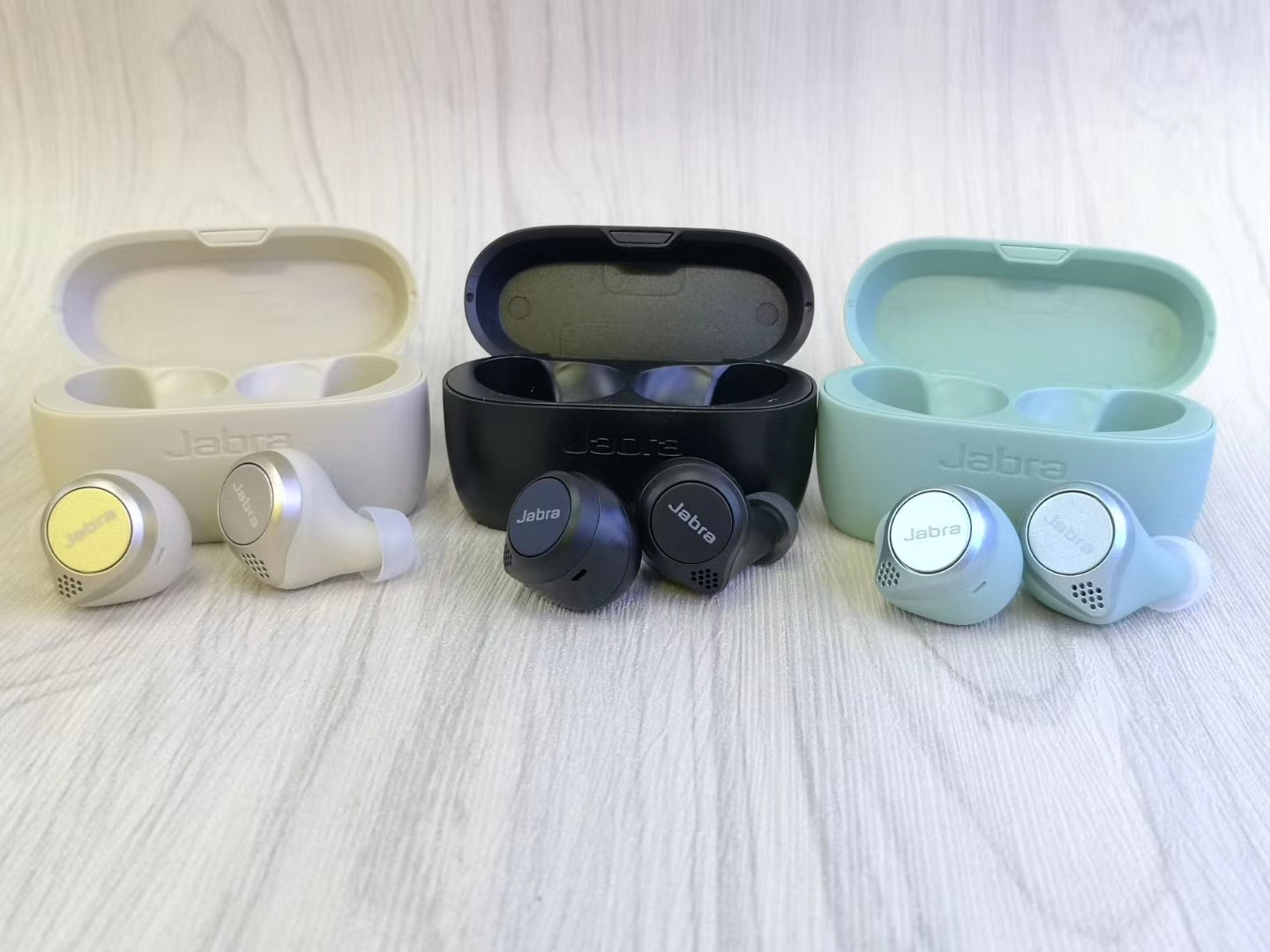 75t Wireless Bluetooth Headset TWS 5.0 - Image 2
